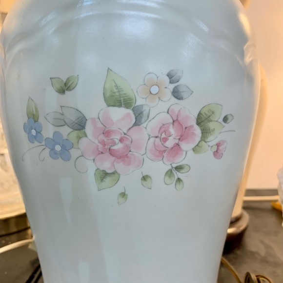 Pfaltzgraff Tea Rose Pattern Large Lamps x 2 - Picture 2 of 3